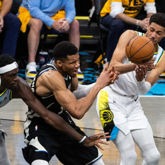 Adetokumbo umalo prebio protivnikovog oca: "Nemoj je**no da me ponižavaš" VIDEO