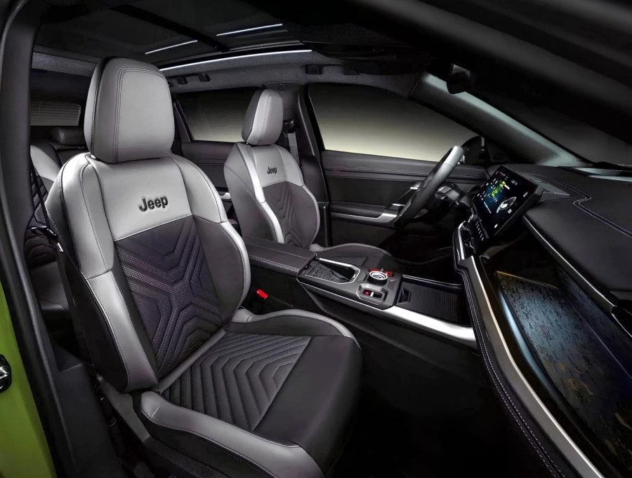 Novi Jeep Compass otkriven pre vremena – potpuno električan i brutalno moćan FOTO