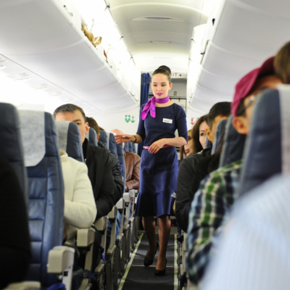 Stjuardesa otkrila koliko zarađuje mesečno: Ljudi ne veruju FOTO/VIDEO