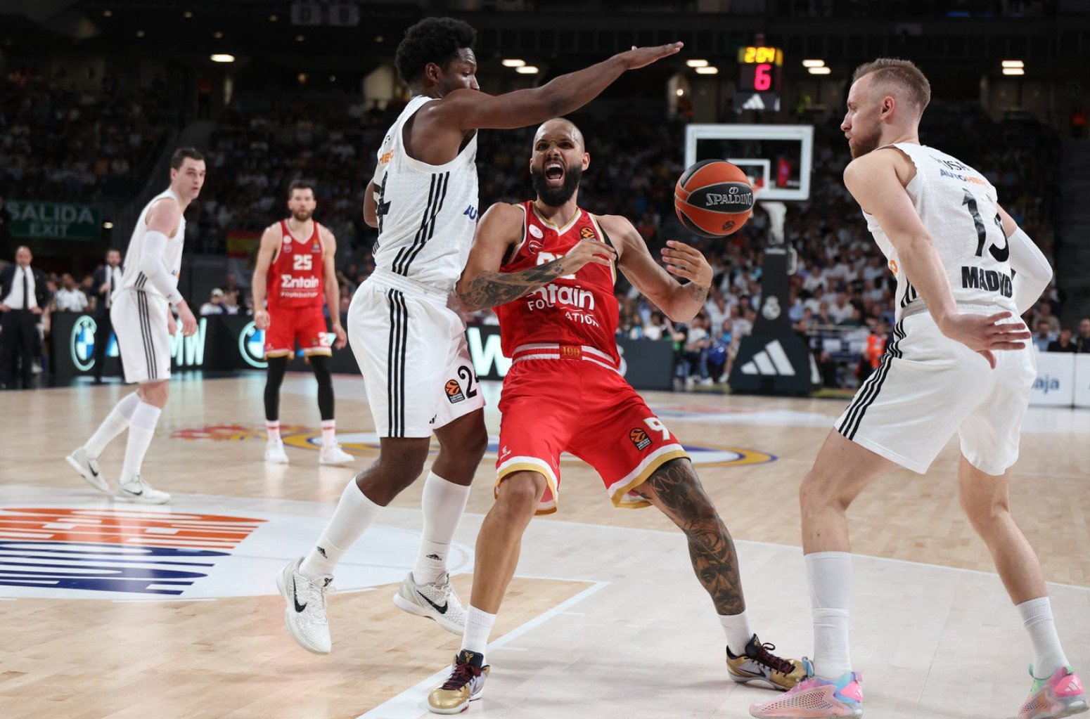 Suze u Madridu – Olimpijakos nokautirao Real!