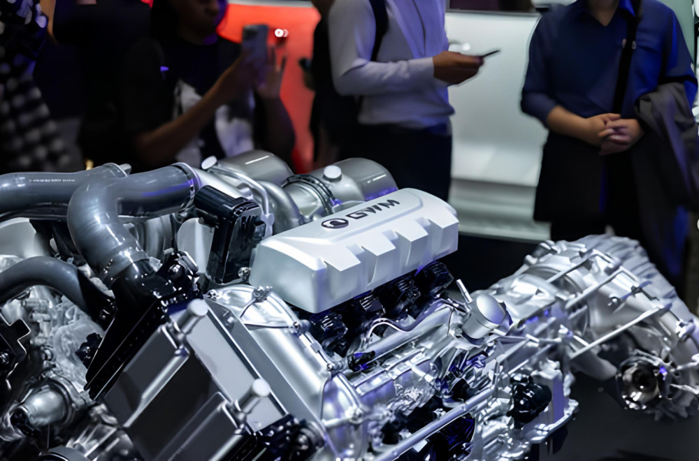 Kinezi šokirali svet: Predstavili novi V8 sa dva turba – i to u eri električnih automobila