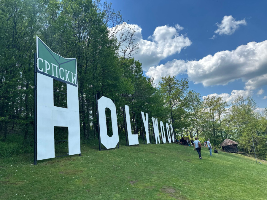 Čekaju u redovima za insta-ljuljanje: Srpski Holivud krcat tokom prvomajskih praznika FOTO