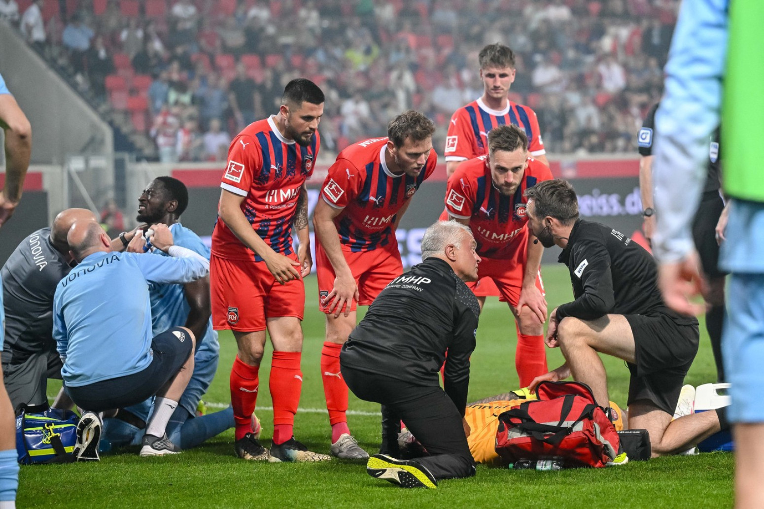 Mučne scene u Bundesligi, golman ostao bez svesti FOTO