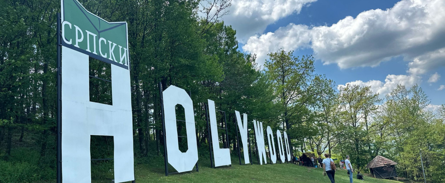 Čekaju u redovima za "insta-ljuljanje": Srpski Holivud na Rudniku krcat FOTO