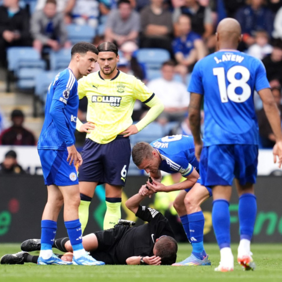 Neponovljivi Džejmi Vardi – prekinuo istorijsku sušu, pa svirao faul nad sudijom! VIDEO