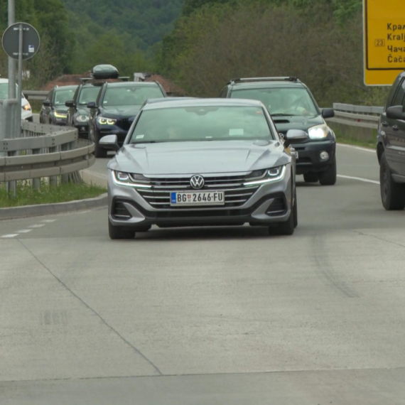 Nezapamćeni kolaps: Čeka se satima FOTO/VIDEO