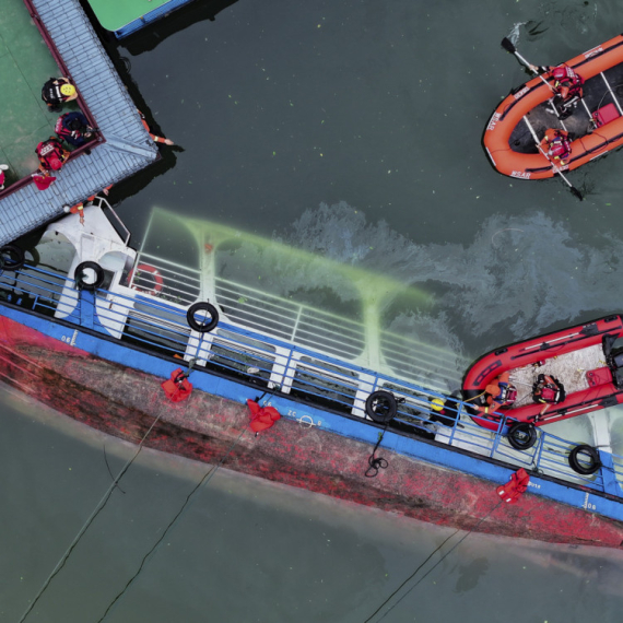 Iznenadni udar jake oluje; Prevrnuta četiri turistička broda; Ima mrtvih FOTO/VIDEO