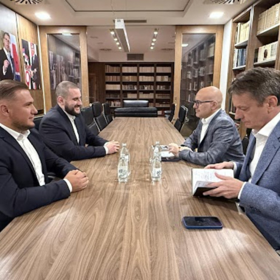 Sastanak SNS i Stranke pravde i pomirenja: Odnosi Srba i Bošnjaka od izuzetnog značaja za budućnost Srbije