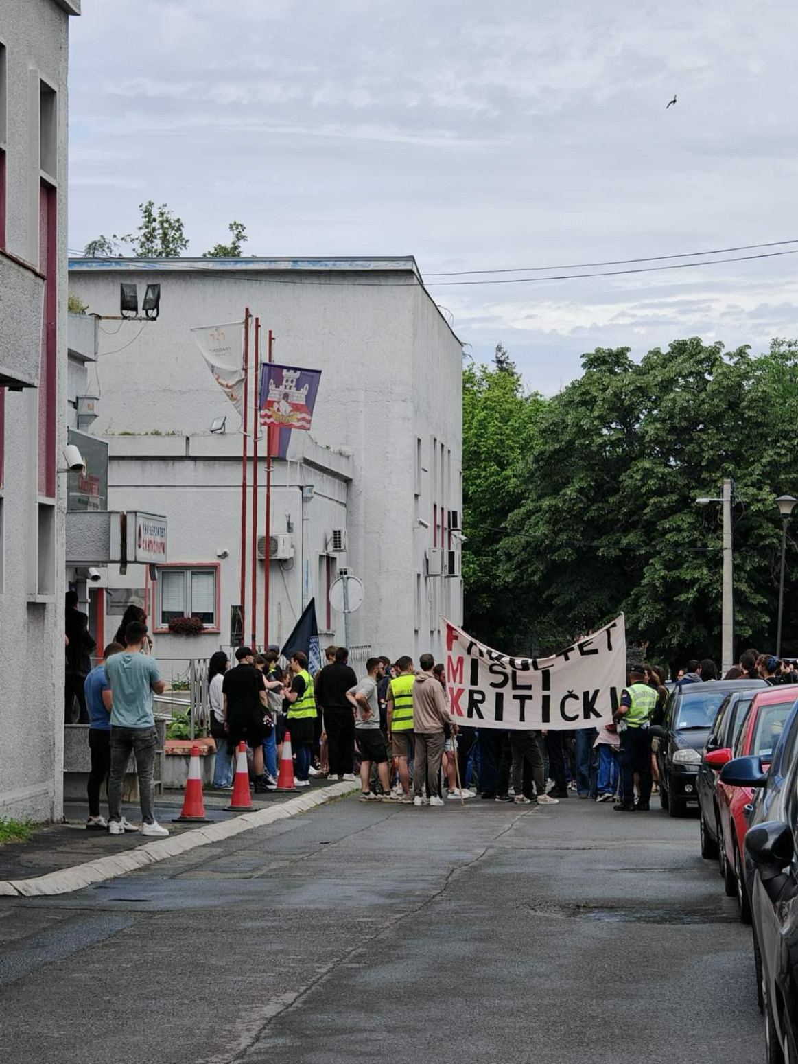 Blokaderi foteljaši hoće da spreče ispitni rok – pokušaće da blokiraju Fakultet za medije i komunikacije FOTO