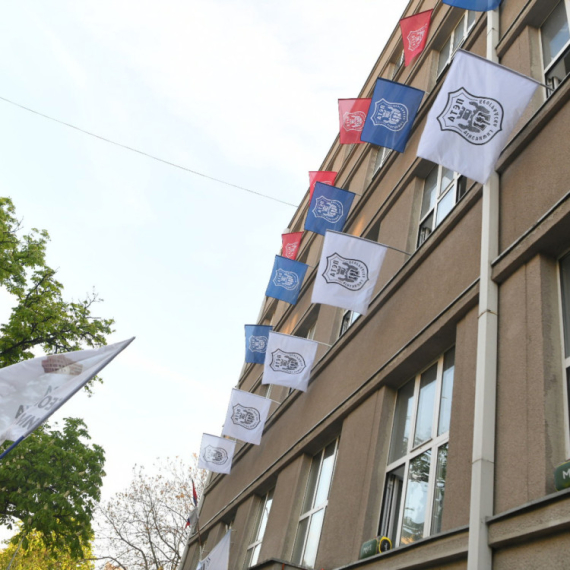 Students of the Fifth Belgrade Gymnasium voted to return to classes