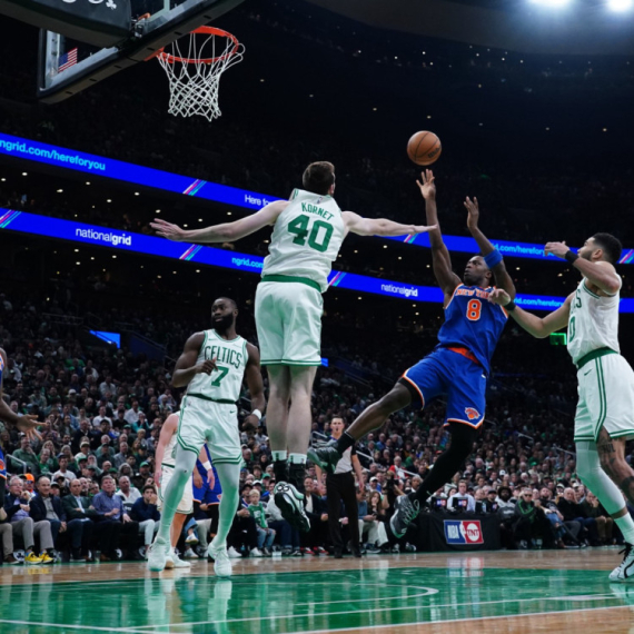 Boston promašio 45 trojki! Niksi šokirali šampiona posle -20! VIDEO