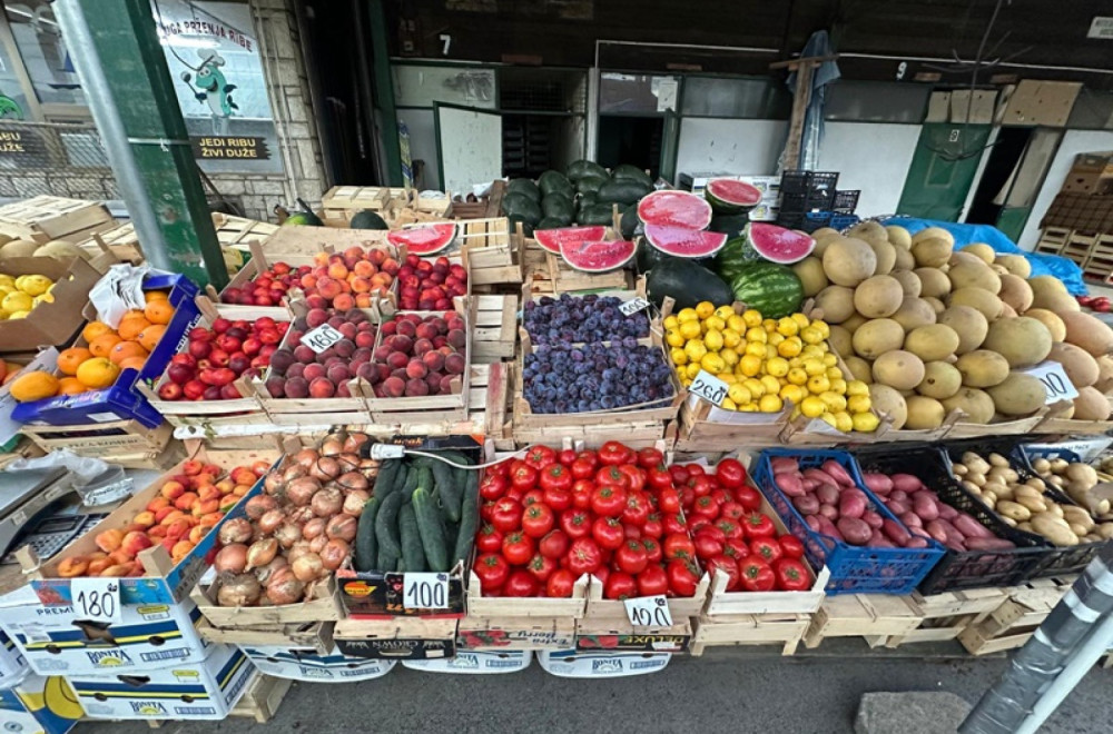 Jabuke i uvozno povrće skuplje nego prošle godine: Evo kako se kreću cene na čačanskoj pijaci