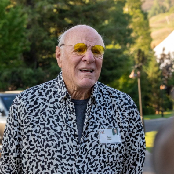 Milijarder priznao da je gej nakon 24 godine braka sa modnom dizajnerkom