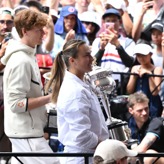 "Pojam si lepote u Italiji – Siner je zgodan kao ti" VIDEO