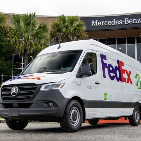 Mercedes slavi: 30 godina, pet miliona Sprintera FOTO