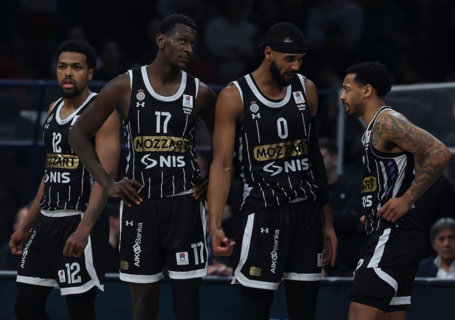 Crno-beli račun: Oscilatorna sezona i kasno paljenje za dva trofeja