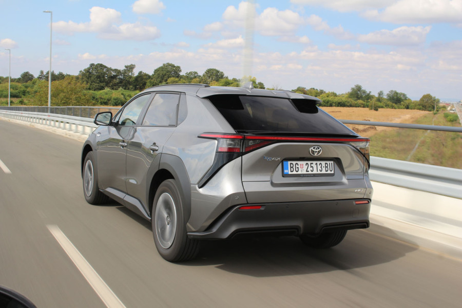 Test: Električna Toyota bZ4X – vožnja bez stresa