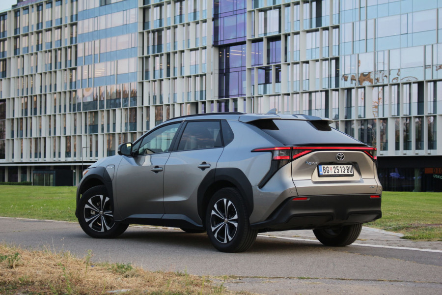 Test: Električna Toyota bZ4X – vožnja bez stresa