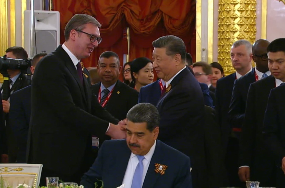 Srdačan susret Vučiča i predsednika Sija FOTO