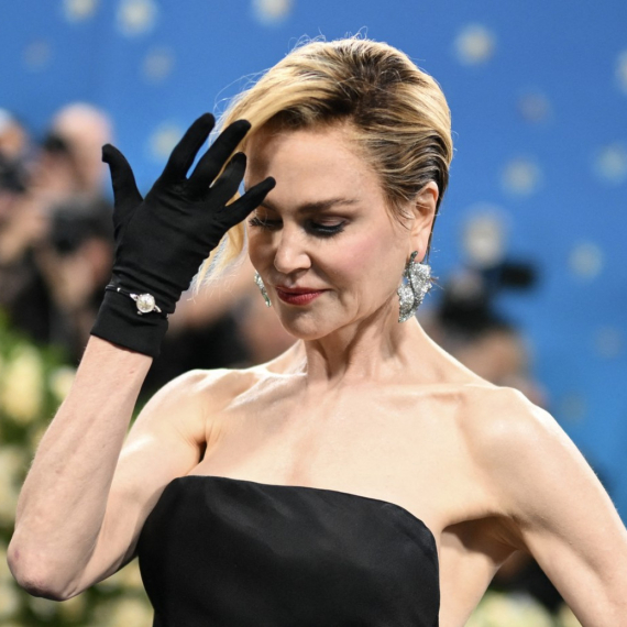 Drastičnom promenom frizure ukrala šou, a 4 dana kasnije opet šokirala izgledom FOTO