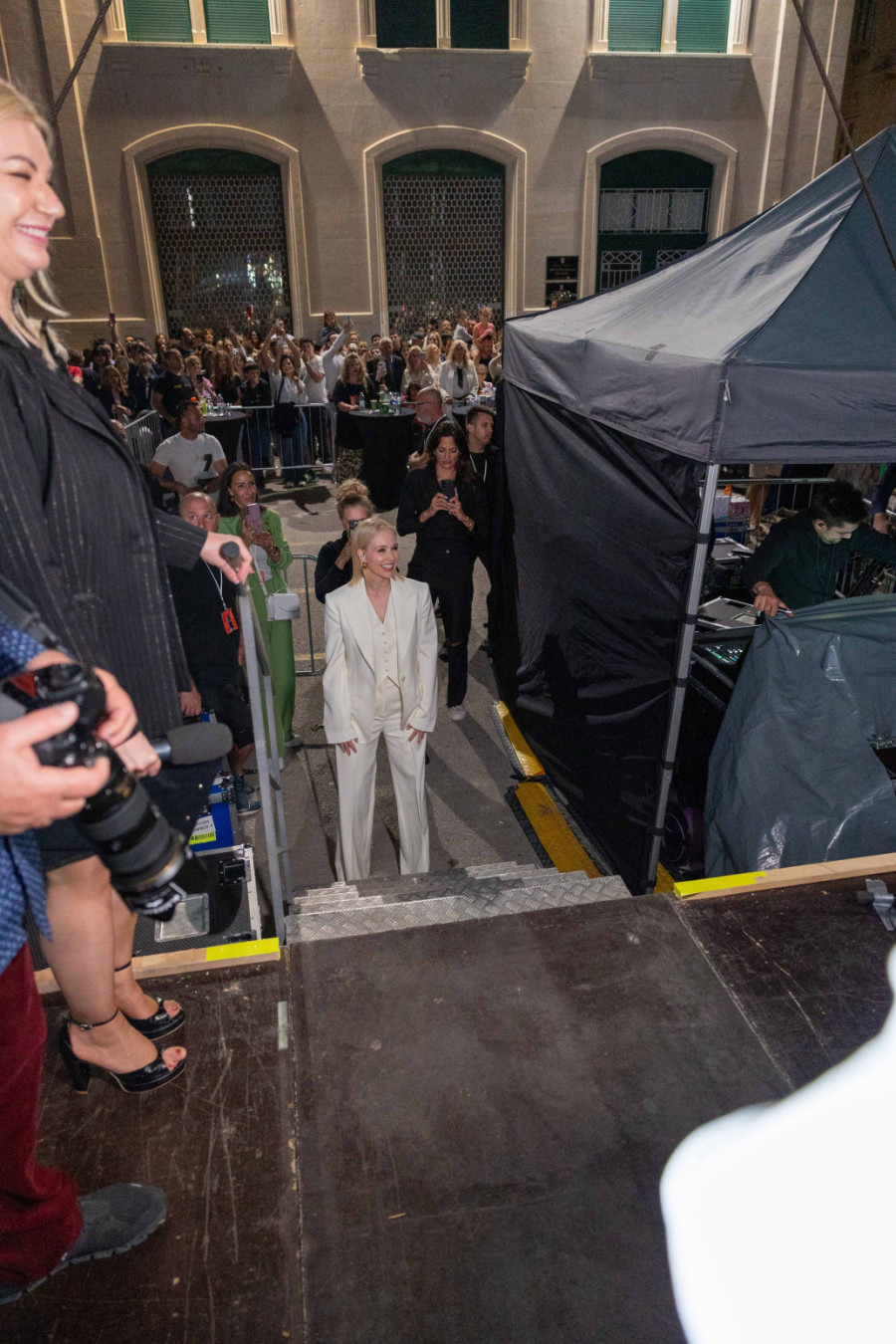 Jelena Rozga sva u belom zablistala u rodnom Splitu: Istorijski koncert pred 70.000 ljudi