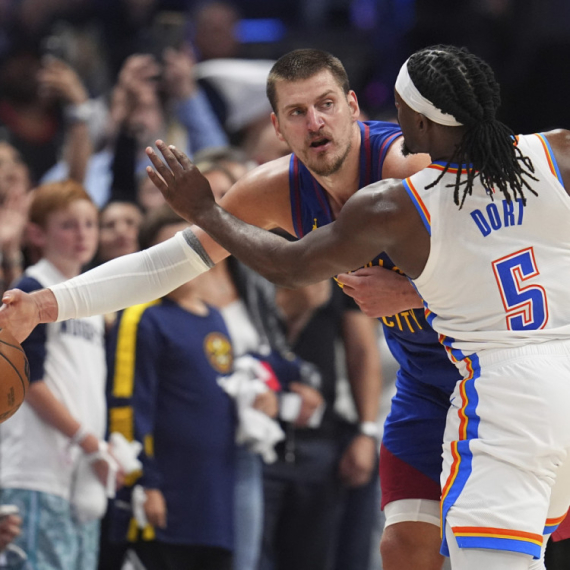 Šta je potrebno da sviraju faul nad Jokićem? VIDEO