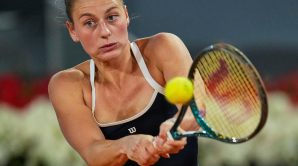 Rečeno - učinjeno: Ukrajinka se rukovala sa Ruskinjom