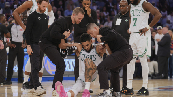 Katastrofa – Tejtum ubacio 42p, pa se teško povredio VIDEO