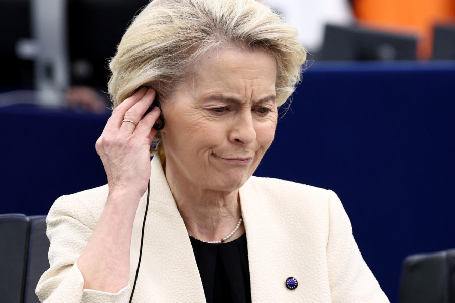 Udar na Fon der Lajen; Budžet EU pred kolapsom