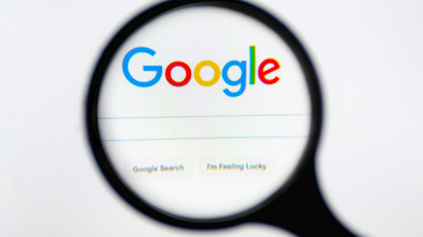Google pod lupom