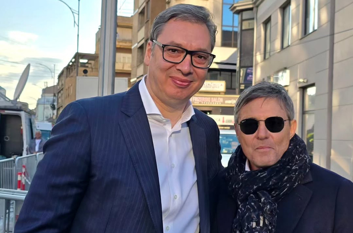 Vučić sa selektorom fudbalera: "Hvala Piksiju i mnogim legendama Niša što su uvek uz Srbiju" FOTO