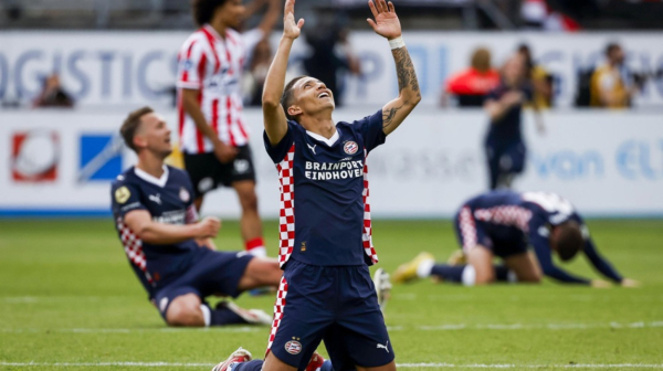 Završeno najluđe prvenstvo u Evropi – tragedija za Ajaks, PSV je šampion!