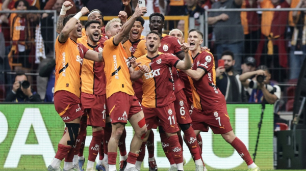 "Dupla kruna" za Galatasaraj – golman Muslera zatresao mrežu za kraj VIDEO