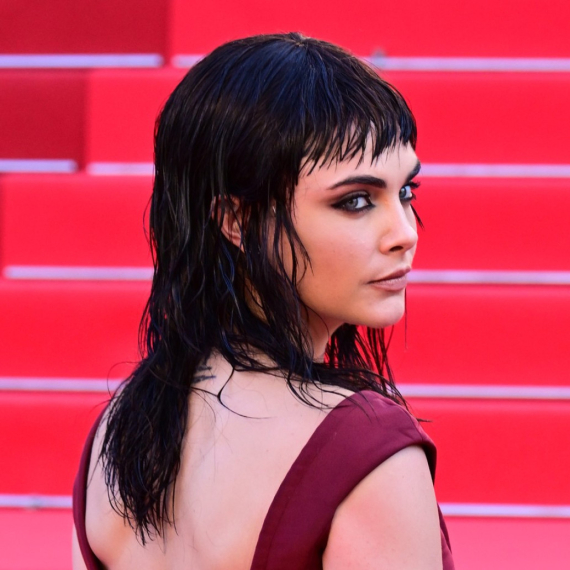 Crveni bob zaludeo žene: Da li ste spremne da budete malo buntovne? FOTO