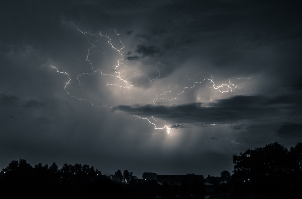 Balkan je na udaru: Stižu superćelijske oluje; Zemlje već u haosu, a šta čeka Srbiju?