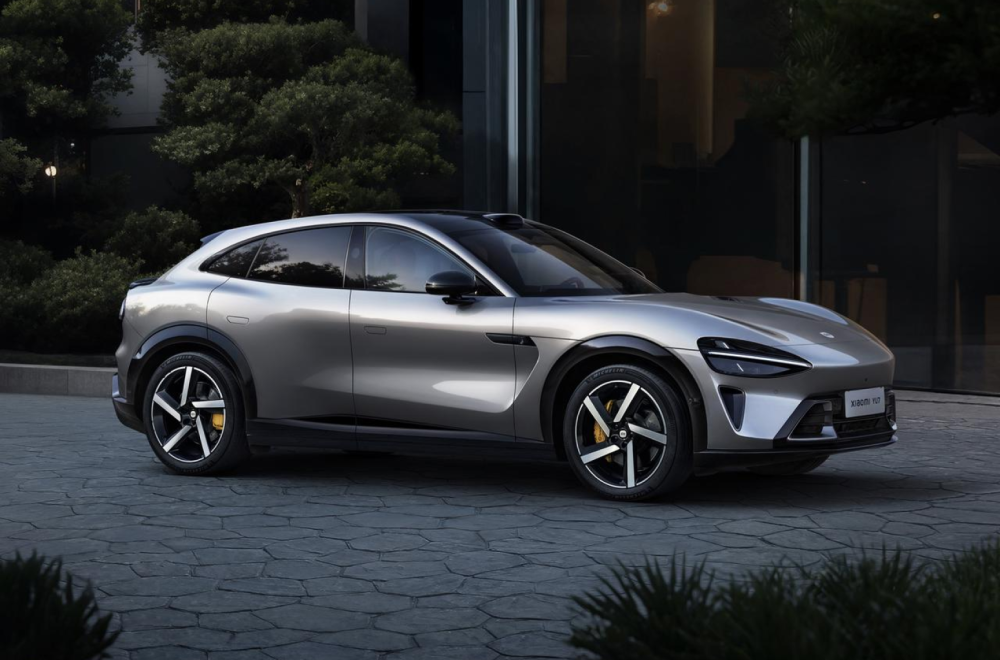 Proizvođač tvrdi da je sasvim normalno što kočnice na novom SUV-u gore VIDEO