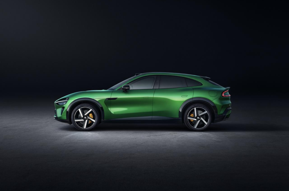 Proizvođač tvrdi da je sasvim normalno što kočnice na novom SUV-u gore VIDEO