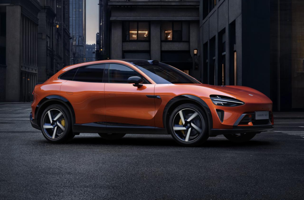 Proizvođač tvrdi da je sasvim normalno što kočnice na novom SUV-u gore VIDEO