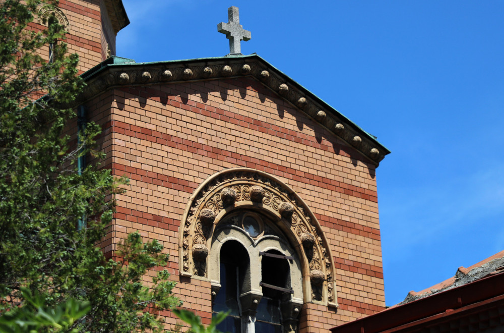 Letnji Sv. Nikola obeležen u istoimenom hramu na Novom groblju VIDEO