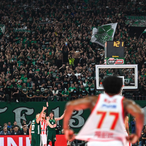 Haos u Abu Dabiju – tuča navijača Olimpijakosa i Panatinaikosa VIDEO