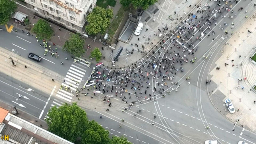 Propao skup blokadera; Brutalno maltretiraju ceo grad; Fotografije otkrile koliko ih je FOTO