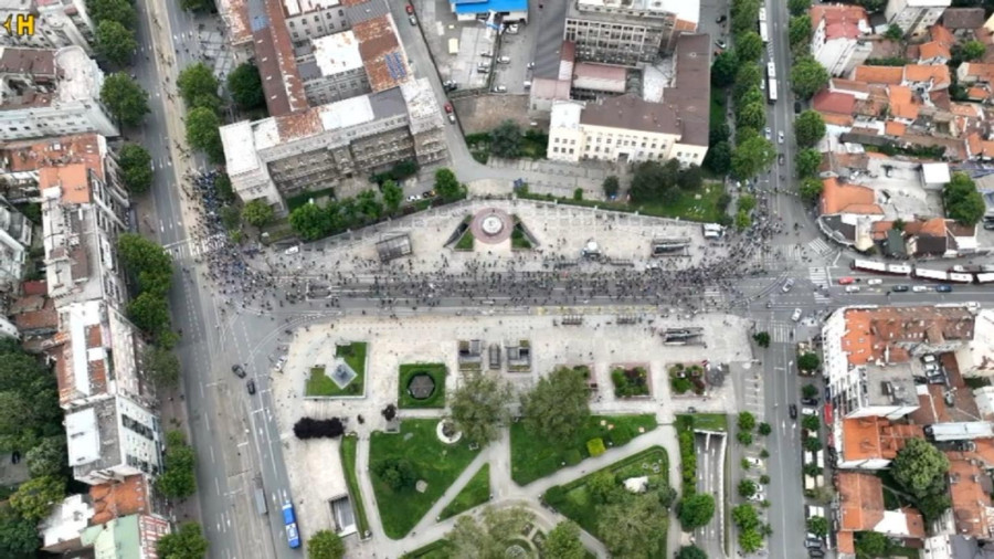 Propao skup blokadera; Brutalno maltretiraju ceo grad; Fotografije otkrile koliko ih je FOTO