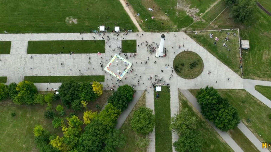 Propao skup blokadera; Brutalno maltretiraju ceo grad; Fotografije otkrile koliko ih je FOTO