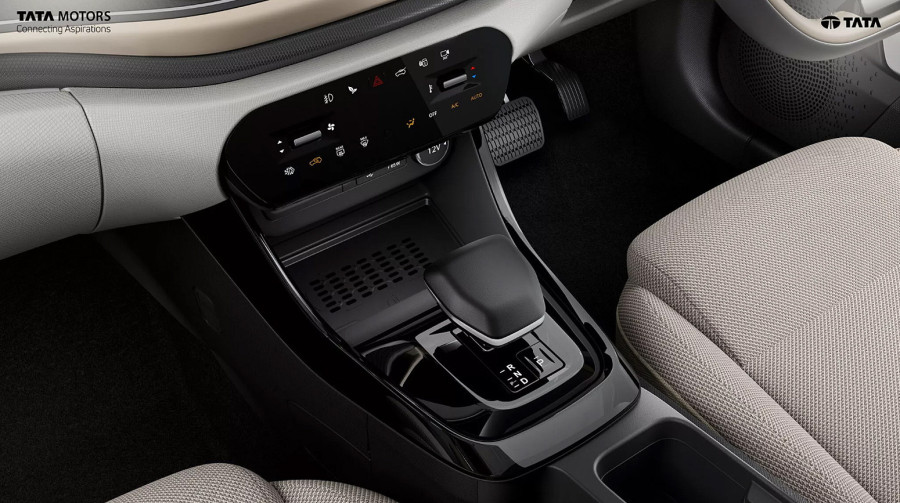 Dajte ga ovamo! Tatin jeftini hečbek je indijska privilegija FOTO