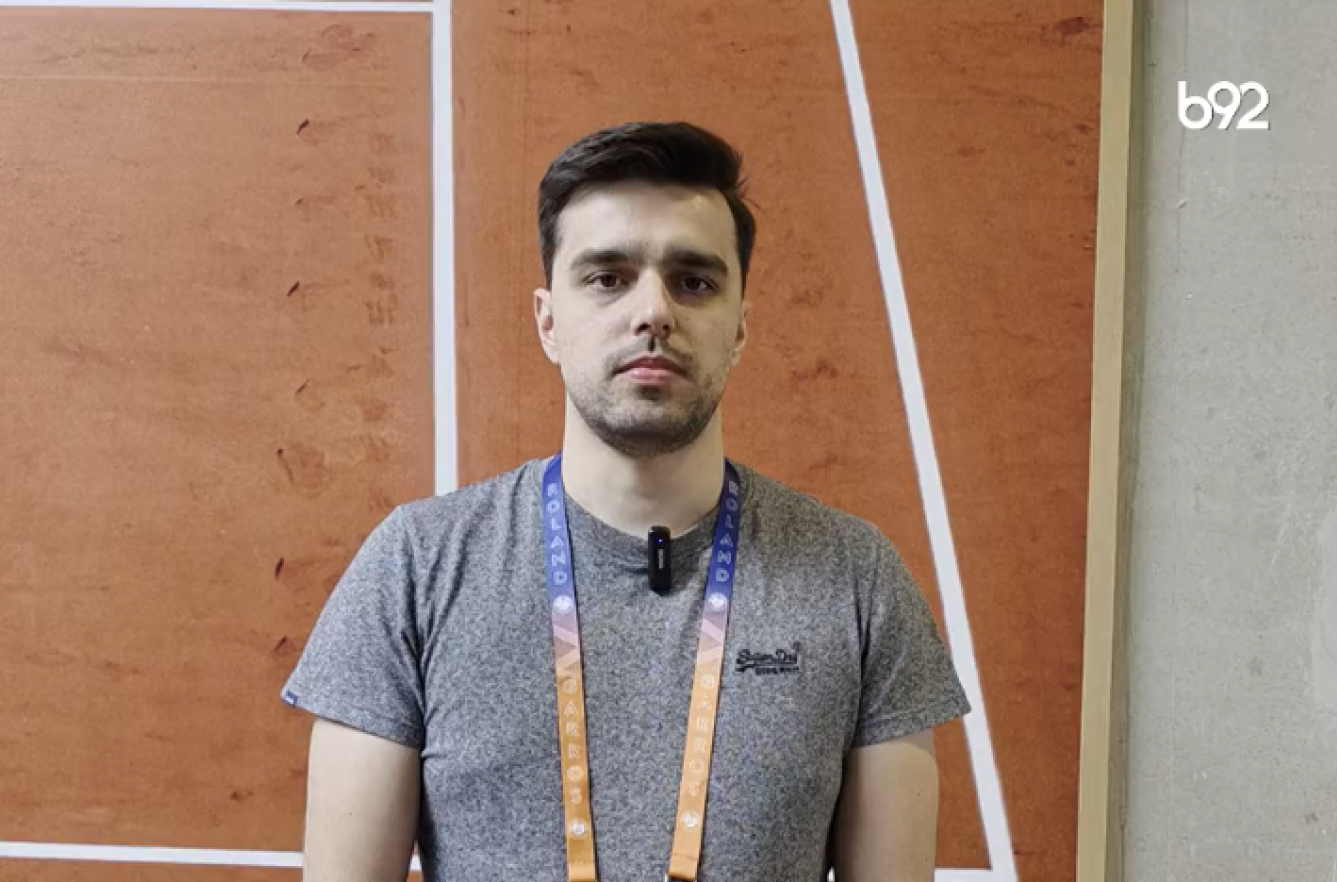 Reketiranje u Parizu: Suvereni Hamad i Olga, Novak optimista i neverovatni Miša VIDEO