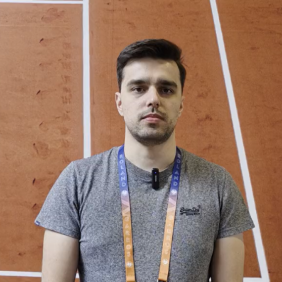 Reketiranje u Parizu: Suvereni Hamad i Olga, Novak optimista i neverovatni Miša VIDEO