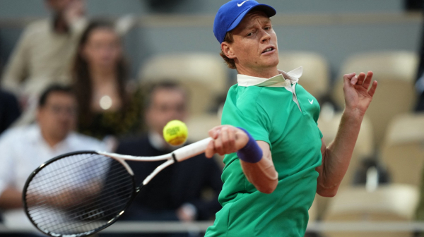 Siner sprečio senzaciju neozbiljnog rivala VIDEO