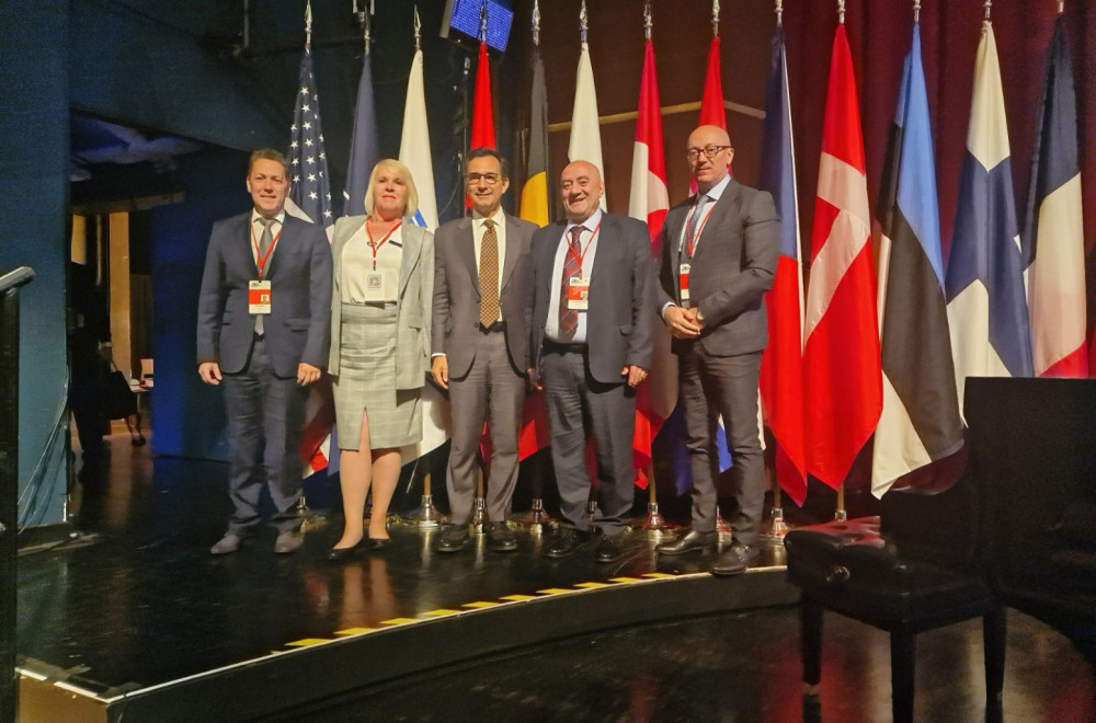 BiH na "kritičnoj prekretnici": NATO poziva na politički dijalog