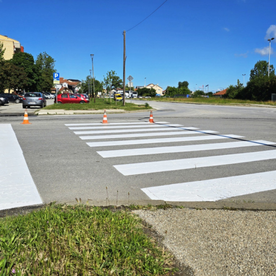 Obeležava se horizontalna signalizacija širom grada FOTO