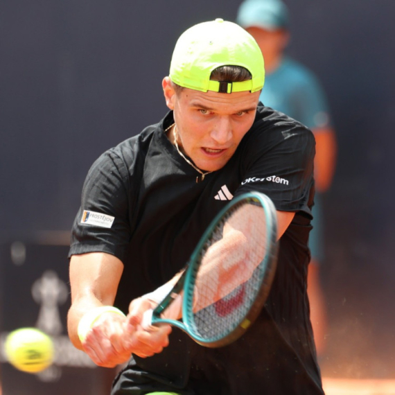 Menšik kao Đoković VIDEO